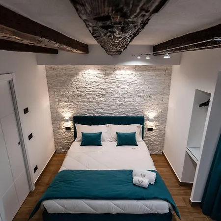 Sofi' Center לינה וארוחת בוקר 4*