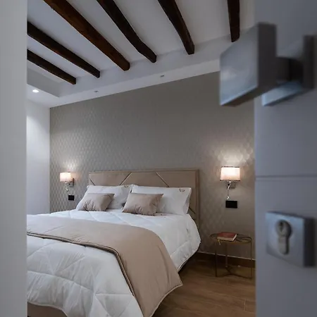 Sofi' Center Bed and Breakfast 4*