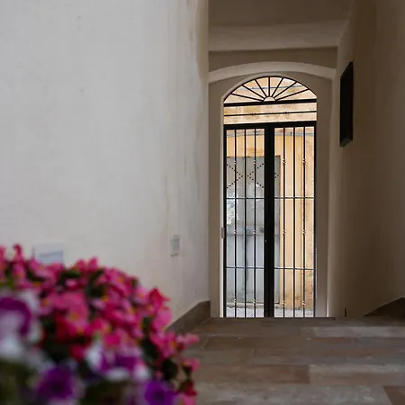 Sofi' Center Bed and Breakfast 4*