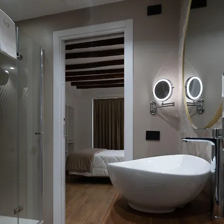 Sofi' Center Bed and Breakfast 4*